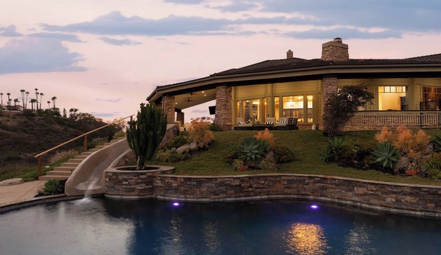 Private Wine Country Resort, Ocean Views & Pool, Game Room, Sauna, Gym, Golf