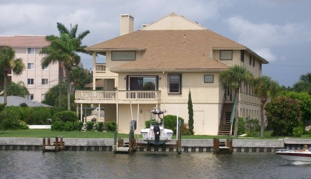 Quiet and Comfortable Condo Near Turtle Beach on Siesta Key