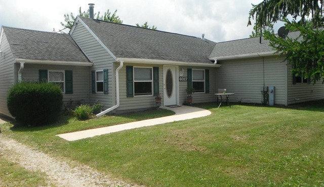 Quiet Private 1 Bedroom Town Home Kenosha Hideaway TRAVELING NURSES welcome