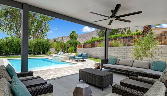 Rancho Mirage Mid Century Gem | A Louisa Davis Property