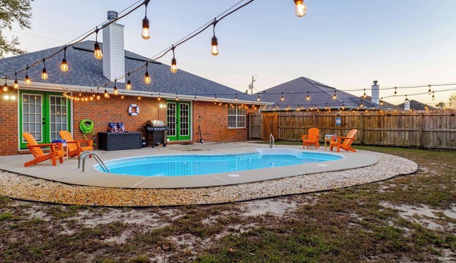 Rangers Outpost: Pool, Foosball, only 5 min to Beach