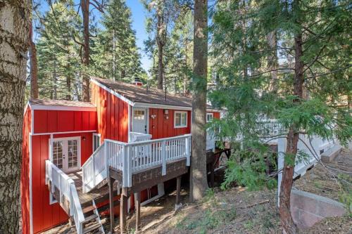 Red Cottage Charmer