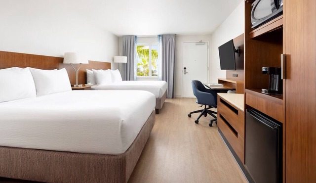 Relaxing Double Queen, Fairfield Inn, Breakfast Included, Near Downtown Key West