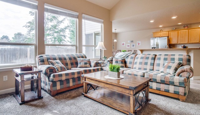 Renovated~Great Location~Pets Welcome~Fast WIFI