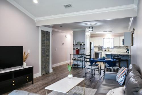 Renovated Townhome by the Bay
