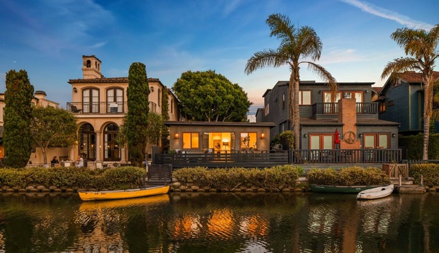 Resort Style Villa in Venice Canals-Right By Beach