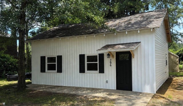 Retreat to Quaint Downtown Bay Minette