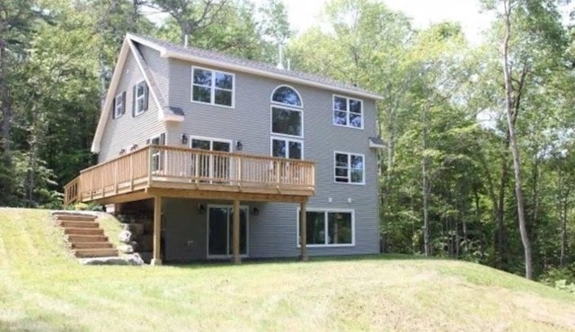 Rhumb Line, Very Private! Oceanfront, great location in Surry, ME