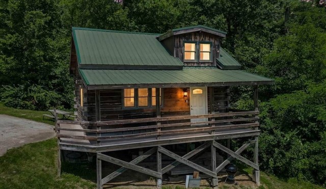 Rustic River Cabin 10