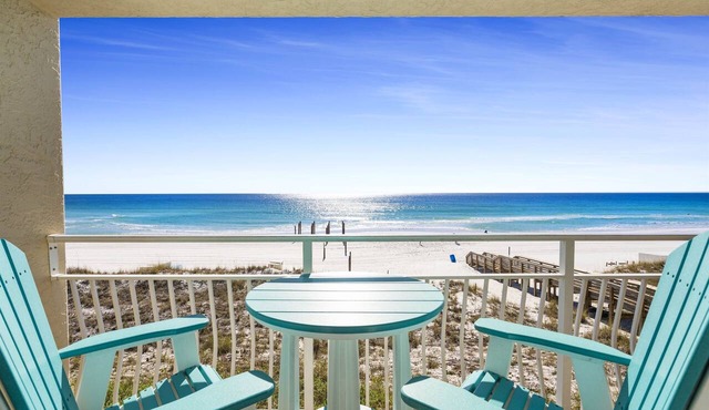 Salty Dolphin - Gulf Front Oasis on Crystal Beach