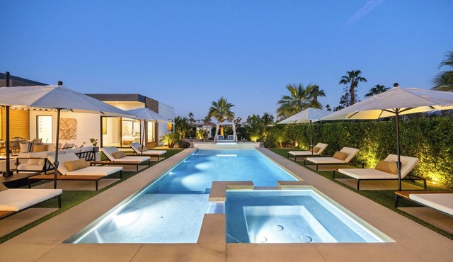 Sante - Brand New Estate with Pool, Spa & Pickleball Court *28 night minimum*
