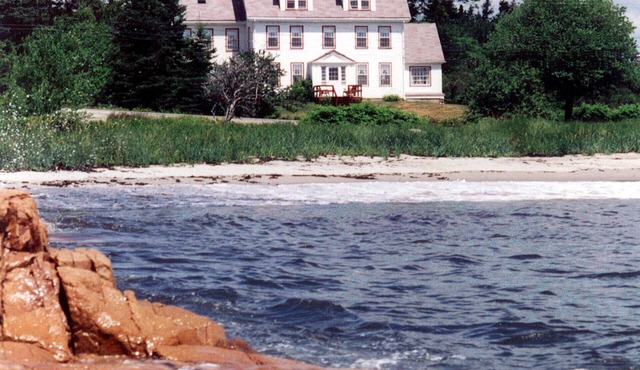 Sea Captain's on 200 acres & Sand Beach, 5 mins to Acadia Nat'l Park at Schoodic