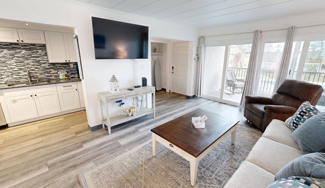 Sea Palm 1D is a 2 BR 1 Bath that is pet friendly and sleeps 6 by RedAwning