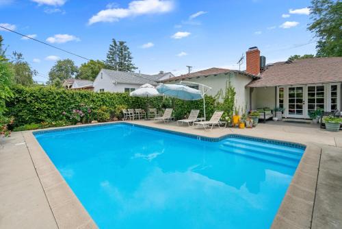 Sherman Oaks Family 4BR Pool Home Colby & Conrad
