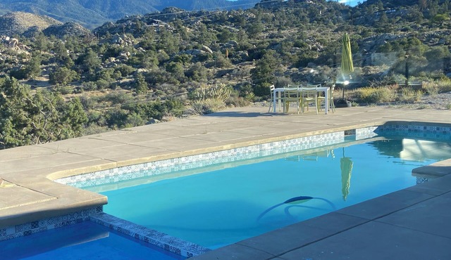 Sinatra’s Hideaway: Midcentury Mini Estate with Spectacular Views
