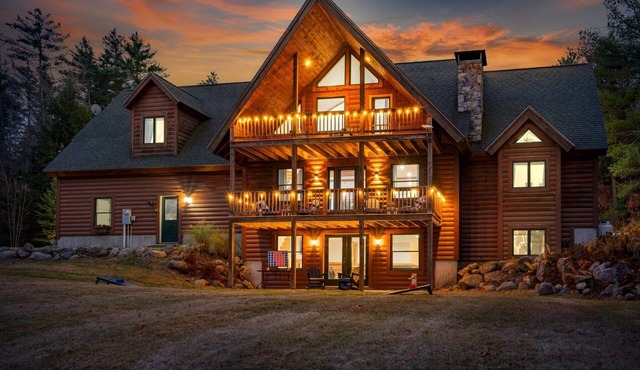 Sleeps 20 | Hot Tub | Game Room | Fire Pit |4500SF