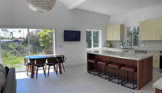 Soleil: a mid-century modern beach vibe