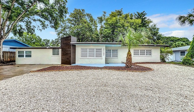 Spacious 4BR Getaway Close to Siesta Key