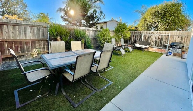 Spacious Family Home Close to Beach/Attractions