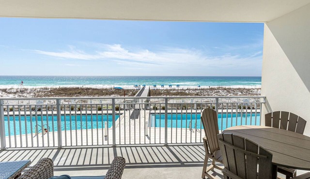 Stunning and Spacious Gulf Front Blu 204 - Free Beach for 2