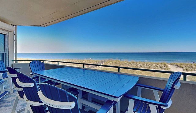 Stunning Ocean View Retreat w/Spacious Balcony & Pool Access