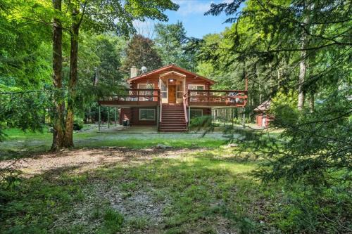 Summer Chalet I EV Charger Sauna I Hot Tub I Movie Room & Firepit I PET Friendly