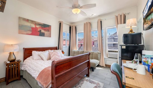 Sunny Studio Near Downtown LA * AC * WIFI * Snacks