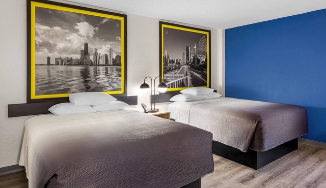 Super 8 by Wyndham Chicago IL