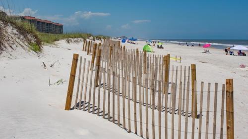 Surf & Racquet Club A124-Condo