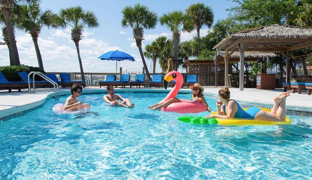 Surf & Sand Hotel - Free Hot Breakfast & Rentals