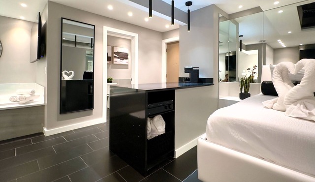 Sybaris Pool Suites