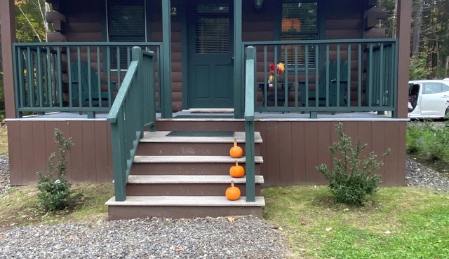 THE BEAR'S DEN Cute and cozy studio Maine cabin