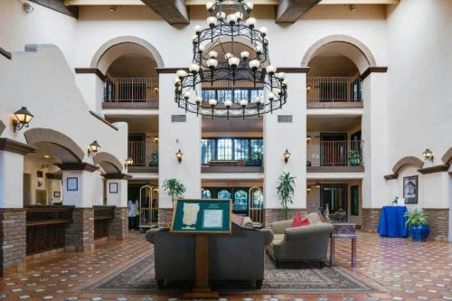 The Buena Park Grand Hotel & Suites