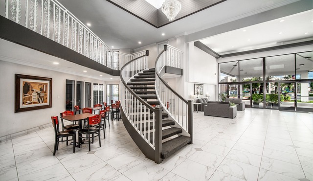 The Buena Park Hotel & Suites