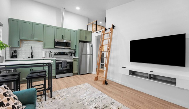 The Casita Retreat Near Beaches & Downtown
