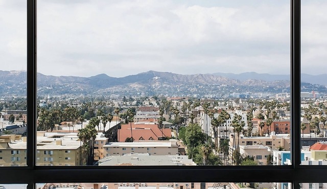 The LINE Hotel LA, 2x High-level Hollywood Hills View Double, Pet-Friendly, Pool