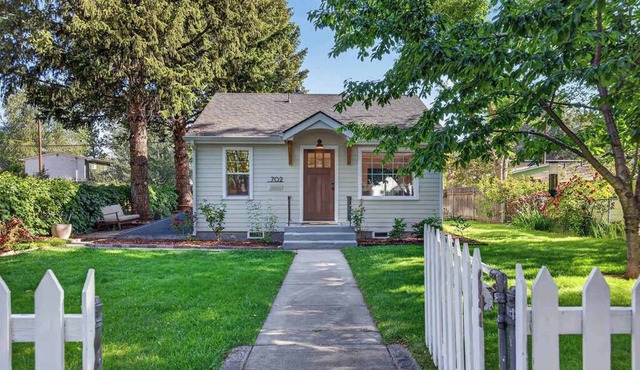 The McKinley Cottage | Historic East End Boise | Pets Welcome!