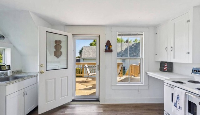 The Page House Walkable to Ocean & Town
