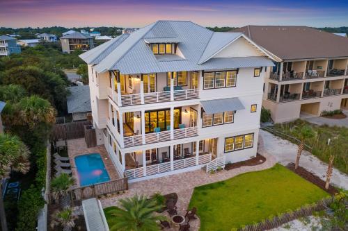 The Pelagic Blue - Beachfront Vacation Home on 30A with Large Private Pool & Direct Beach Access