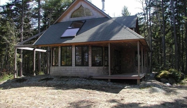Tranquil Retreat on Woods Pond
