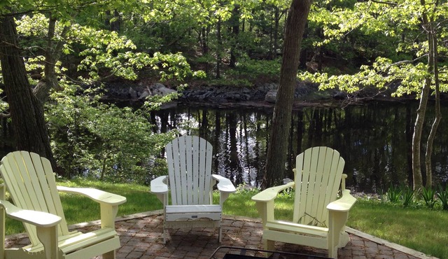 Tree Tops apartment with large deck overlooking the Kennebunk River