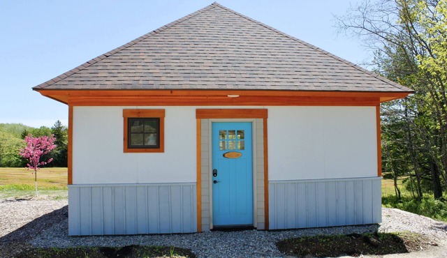 Trillium Cottage–Handcrafted, brand-new cottage in Blue Hill