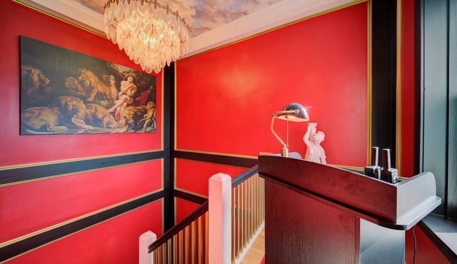 Twin Lions Lodge Private Boutique Hotel w/Café, Speakeasy, Theater & Spa