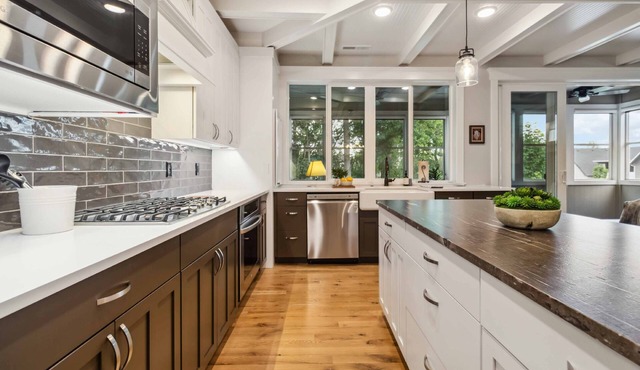 Upscale Parkside Retreat | High-End Kitchen | Office | 2 Bikes | Screened Porch | 2-Car Garage