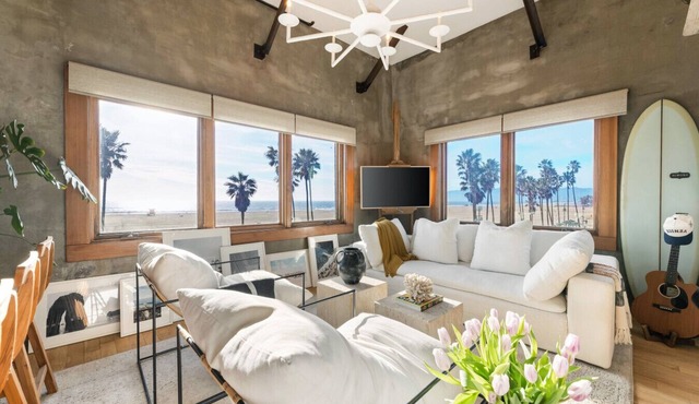 Venice Beachfront Artist Loft