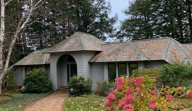 Very Private 4 bedroom home on Lake Wassookeag