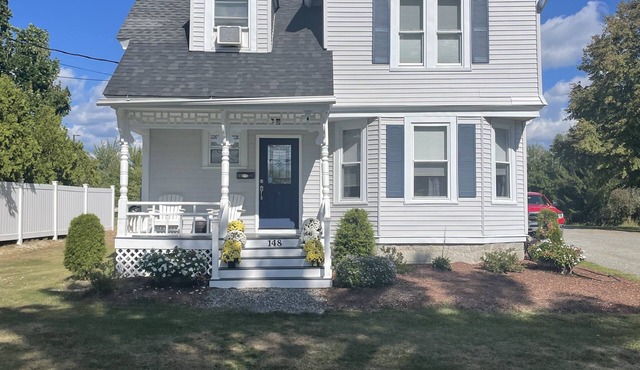 Very Spacious 5-bedroom, 3 bath house... Walk onto UMaine campus