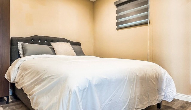 @ View Suite with private entrance, Lounge and sofa bed and bar.