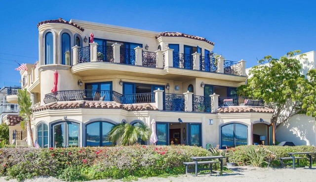 Villa Italia 2 | 4BR Scenic Waterfront w/Patio