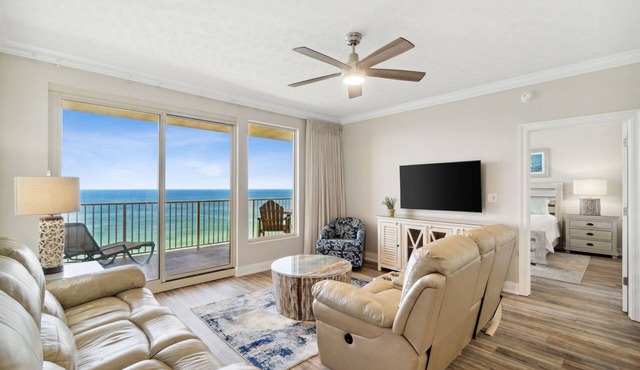 Waterfront retreat w/pool & free daily attractions